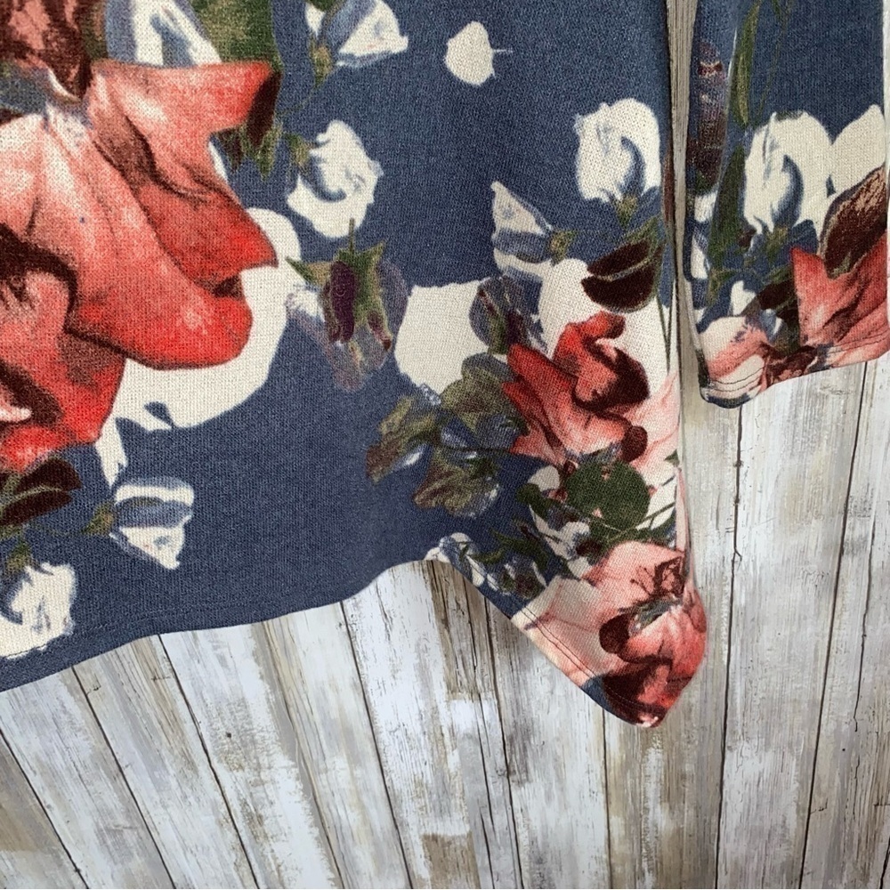 Jodifl Floral Oversized Sweater - Picture 2 of 5